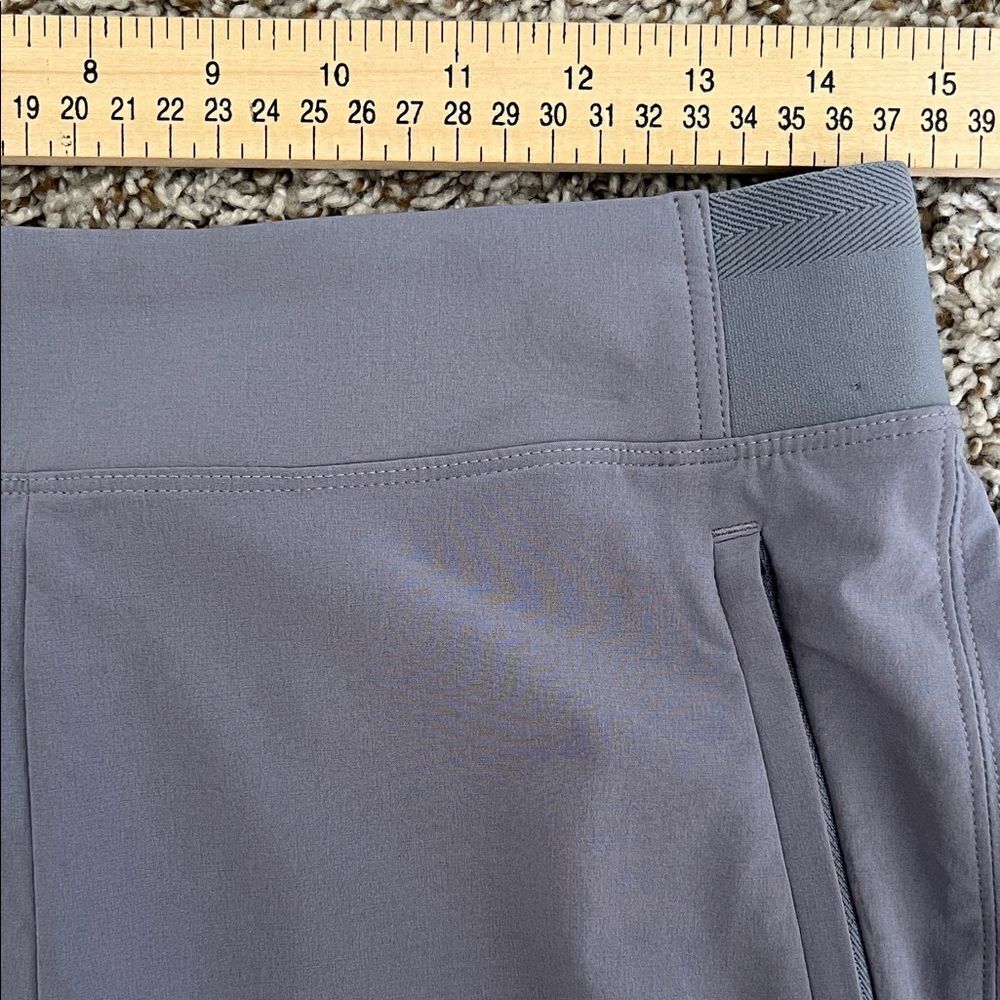 Like New! ATHLETA Brooklyn Mid-rise Jogger Zip Ankle in 6 - Picture 7 of 15